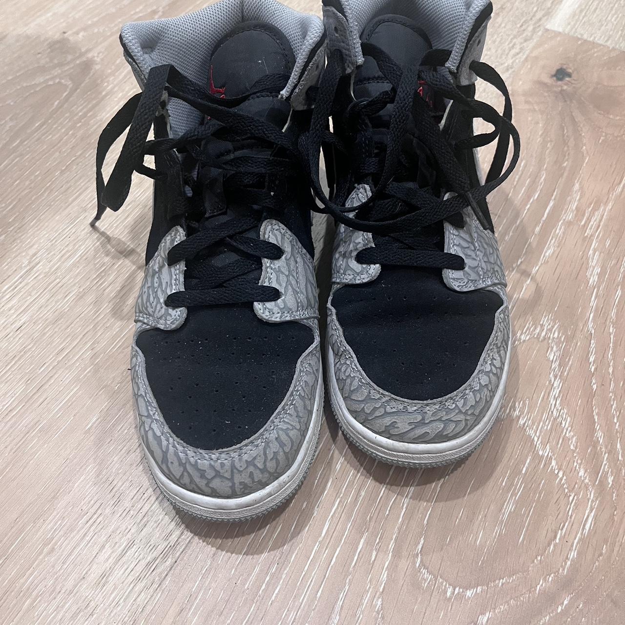 womens jordan 1 on feet