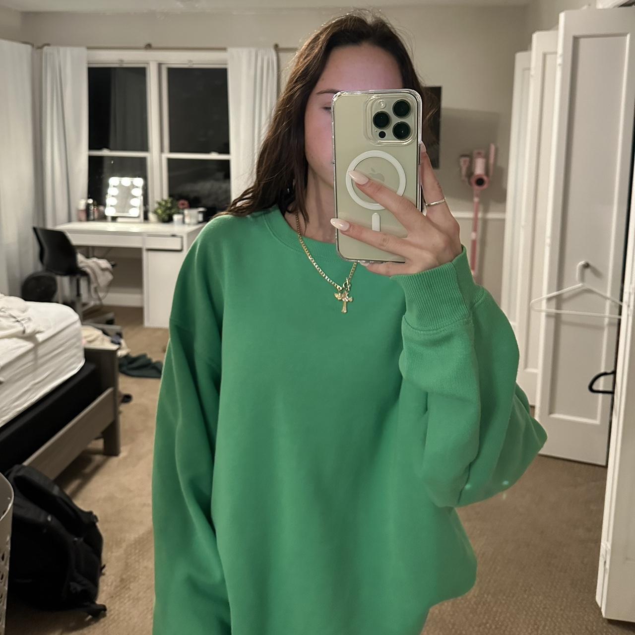 Green hoodie #green #hoodie #cute #crew - Depop