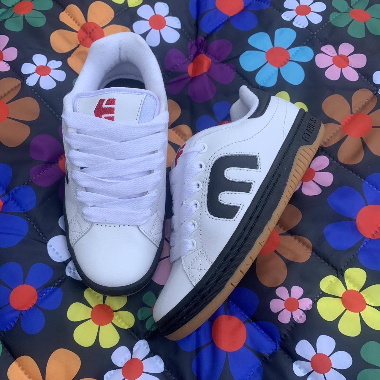 Etnies Women's White and Black Trainers