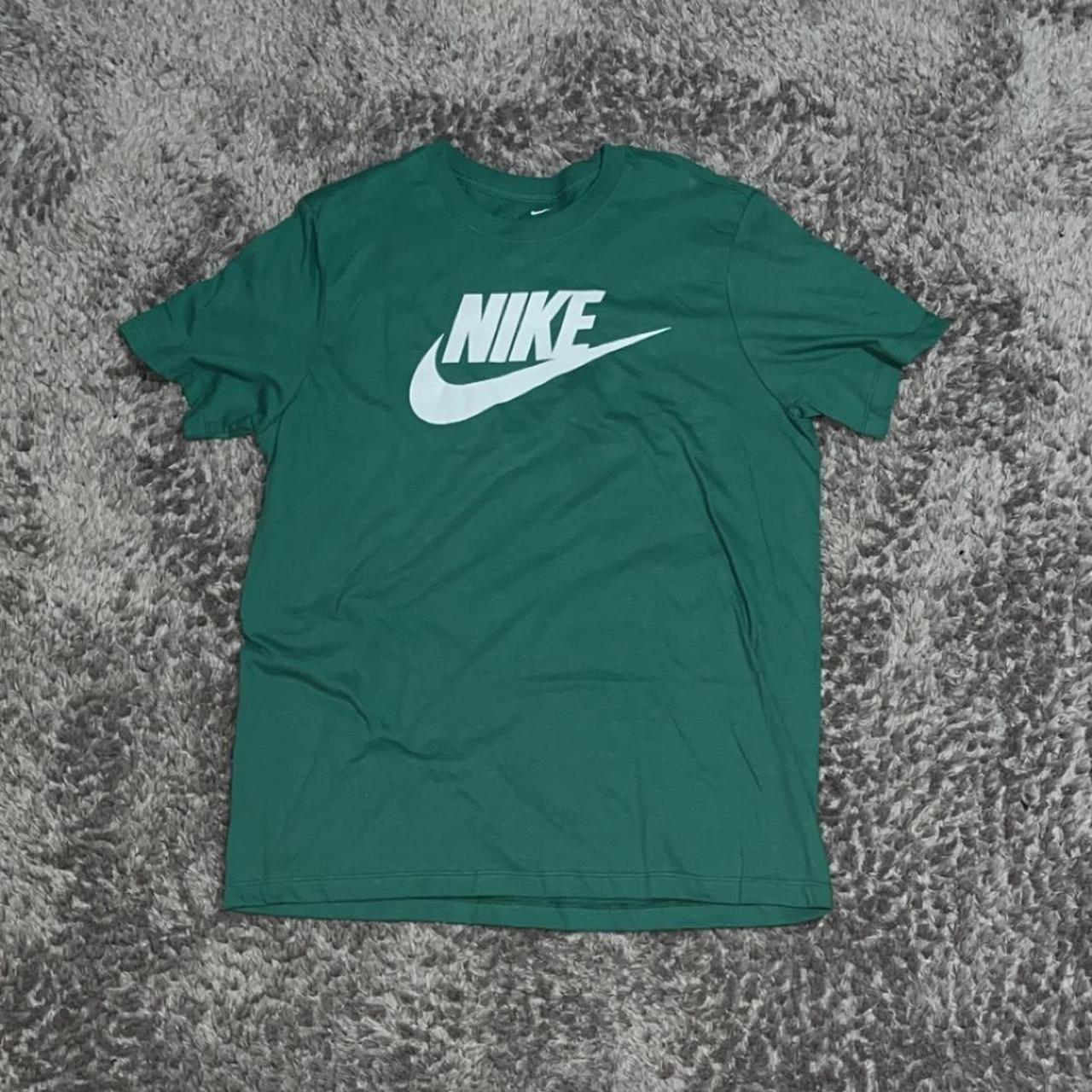 Mens XL nike Philadelphia Eagles tee. Never worn. - Depop