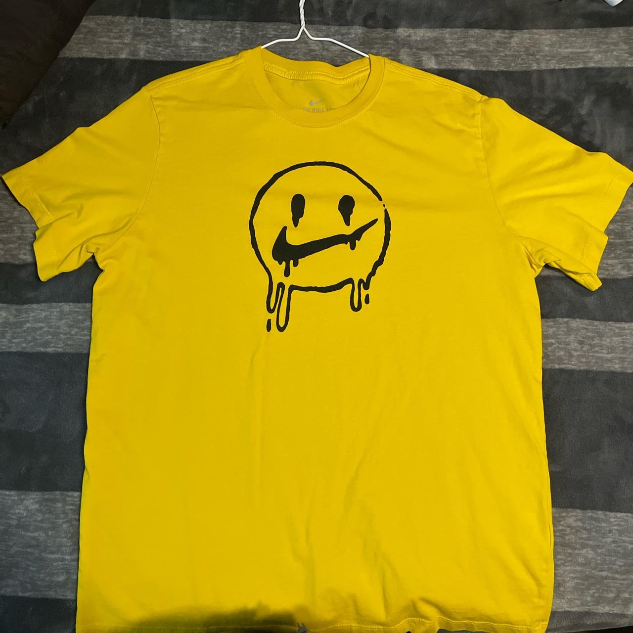 size large nike smiley shirt - Depop