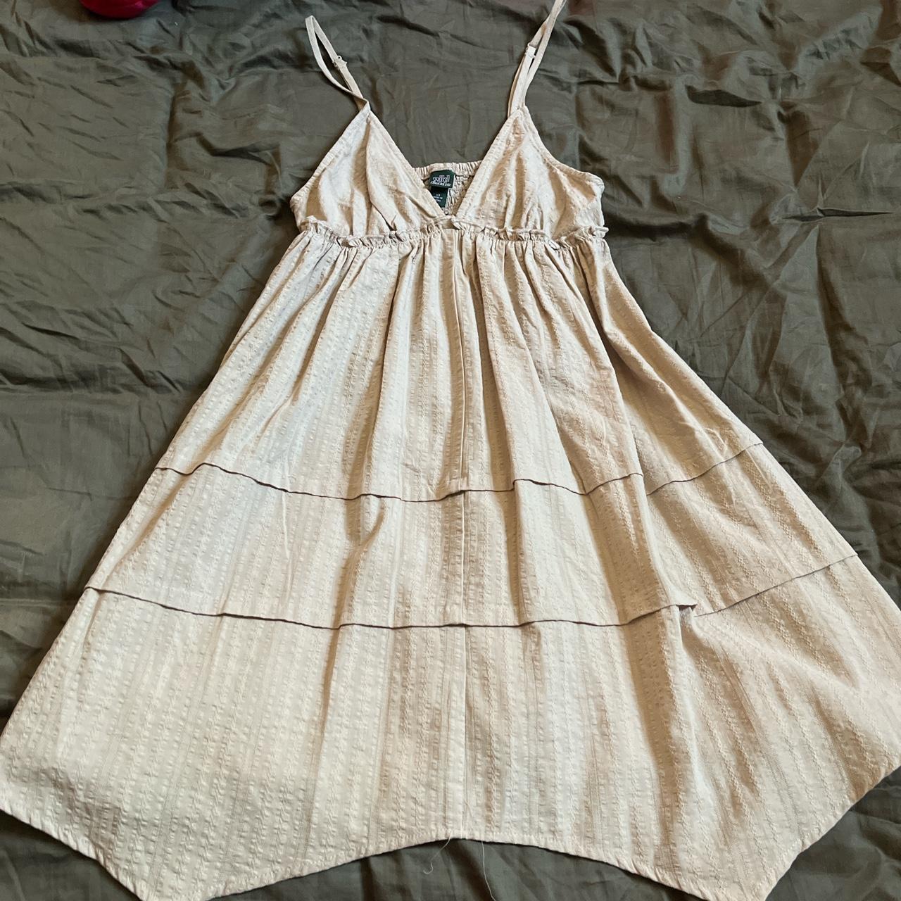 wild fable tan dress! super cute never worn size xs - Depop