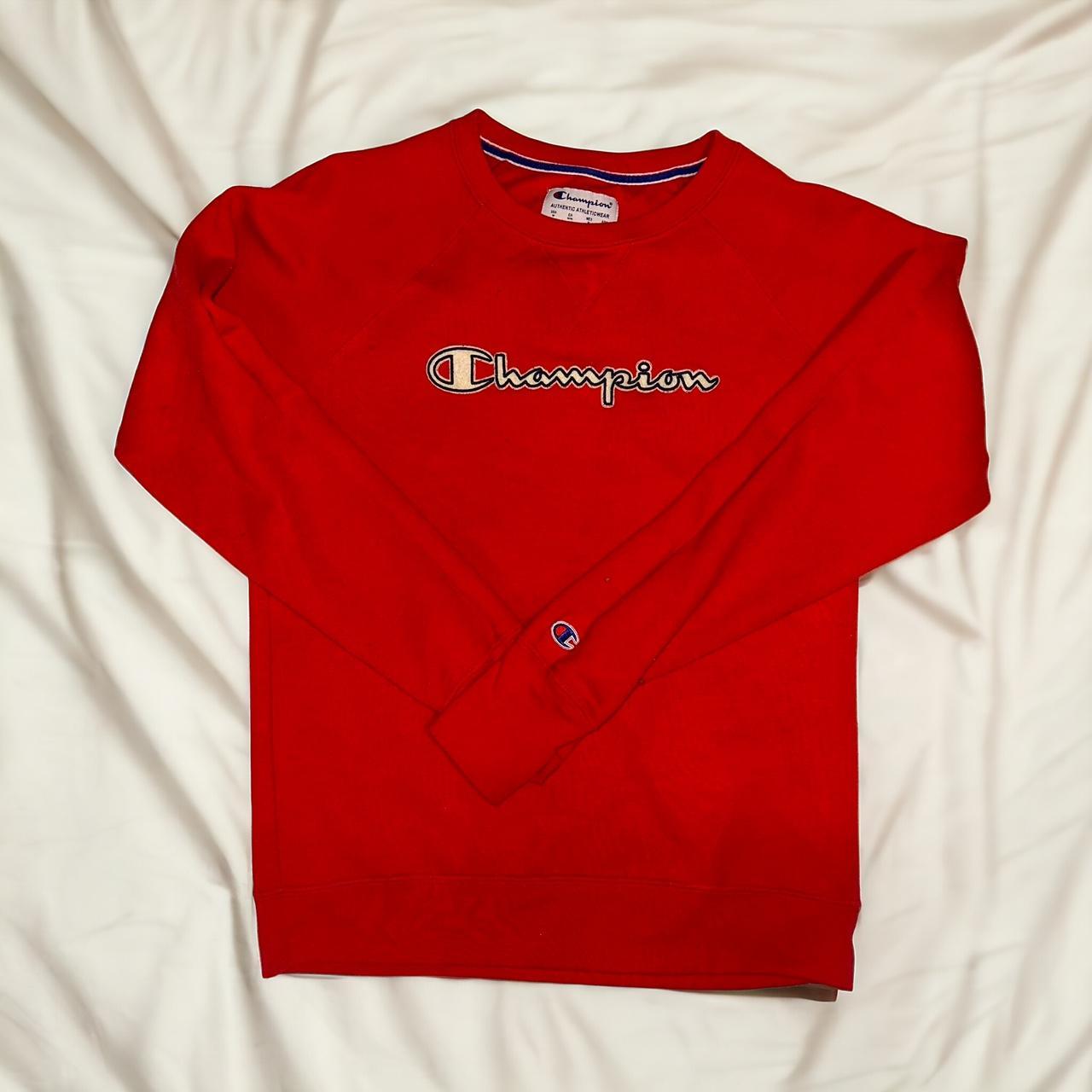 Red Champion Crewneck Size medium fits like a