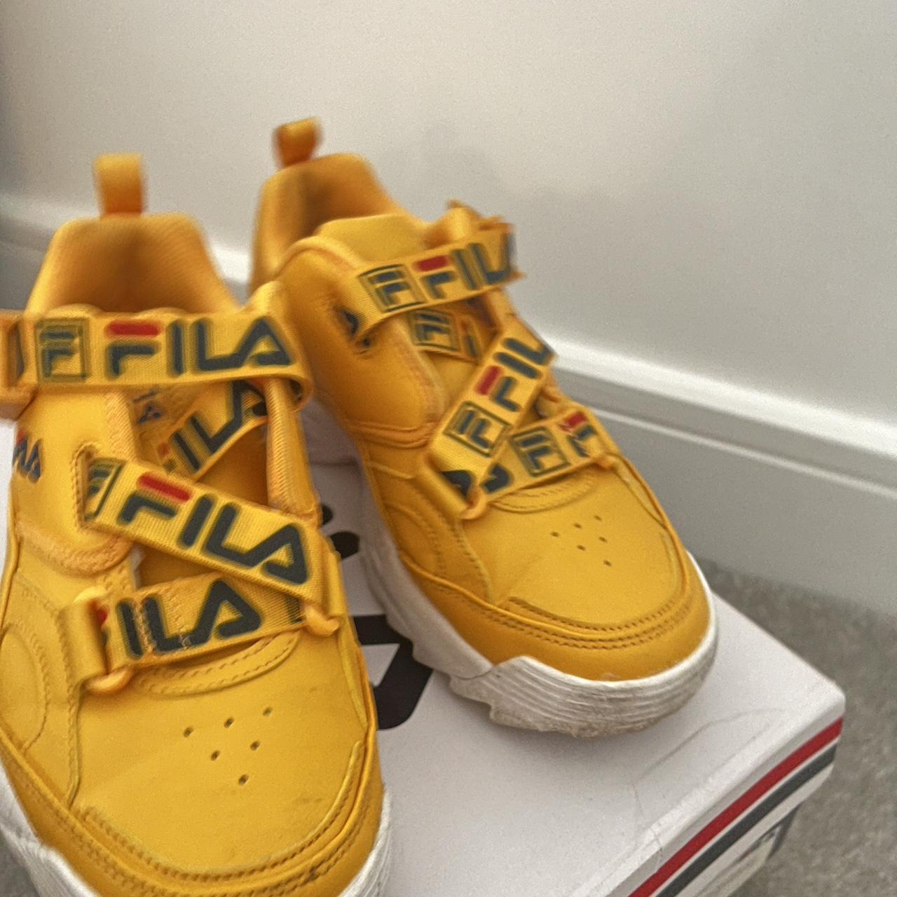 black and yellow filas