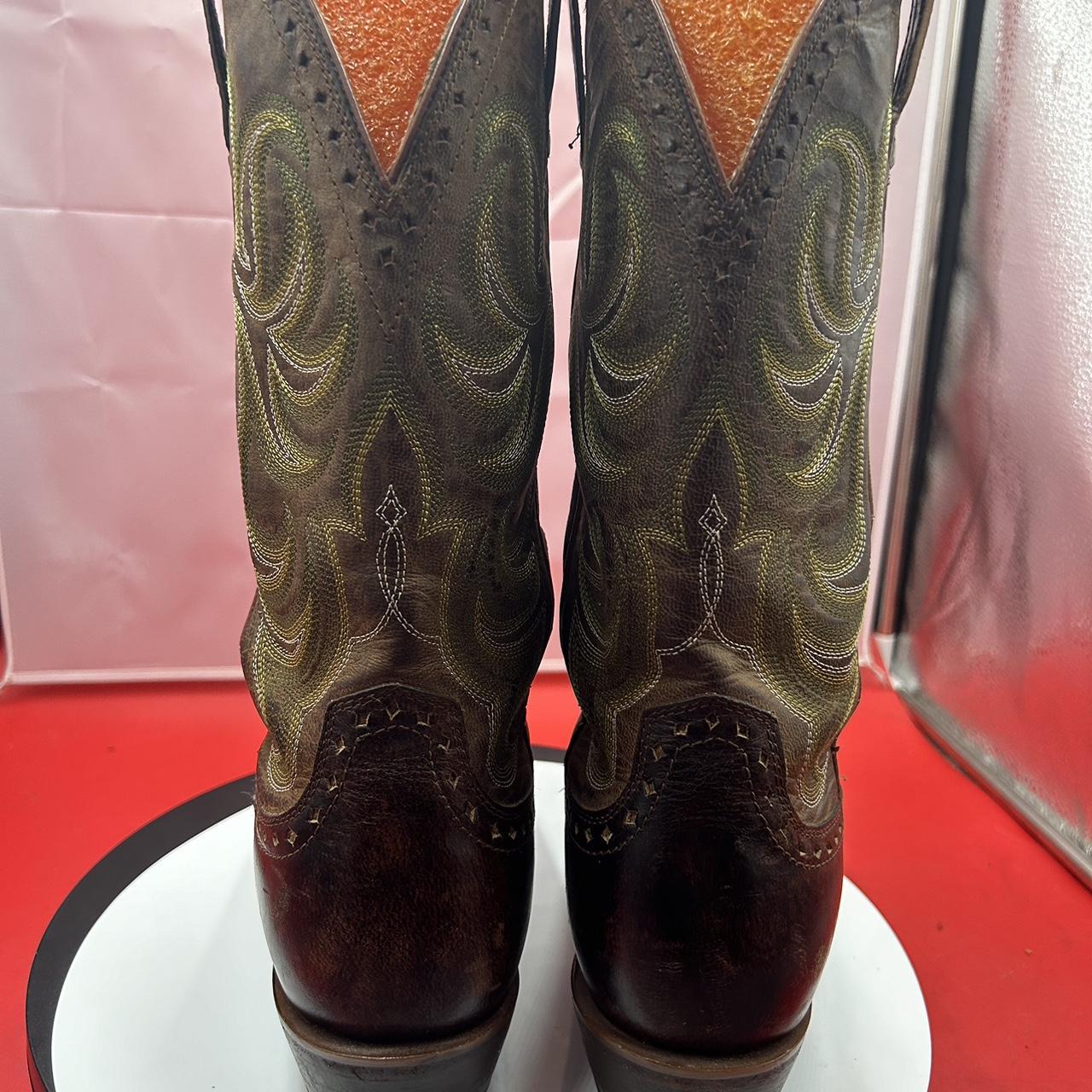 Great looking boots. Ariat turnback embroidered. Depop