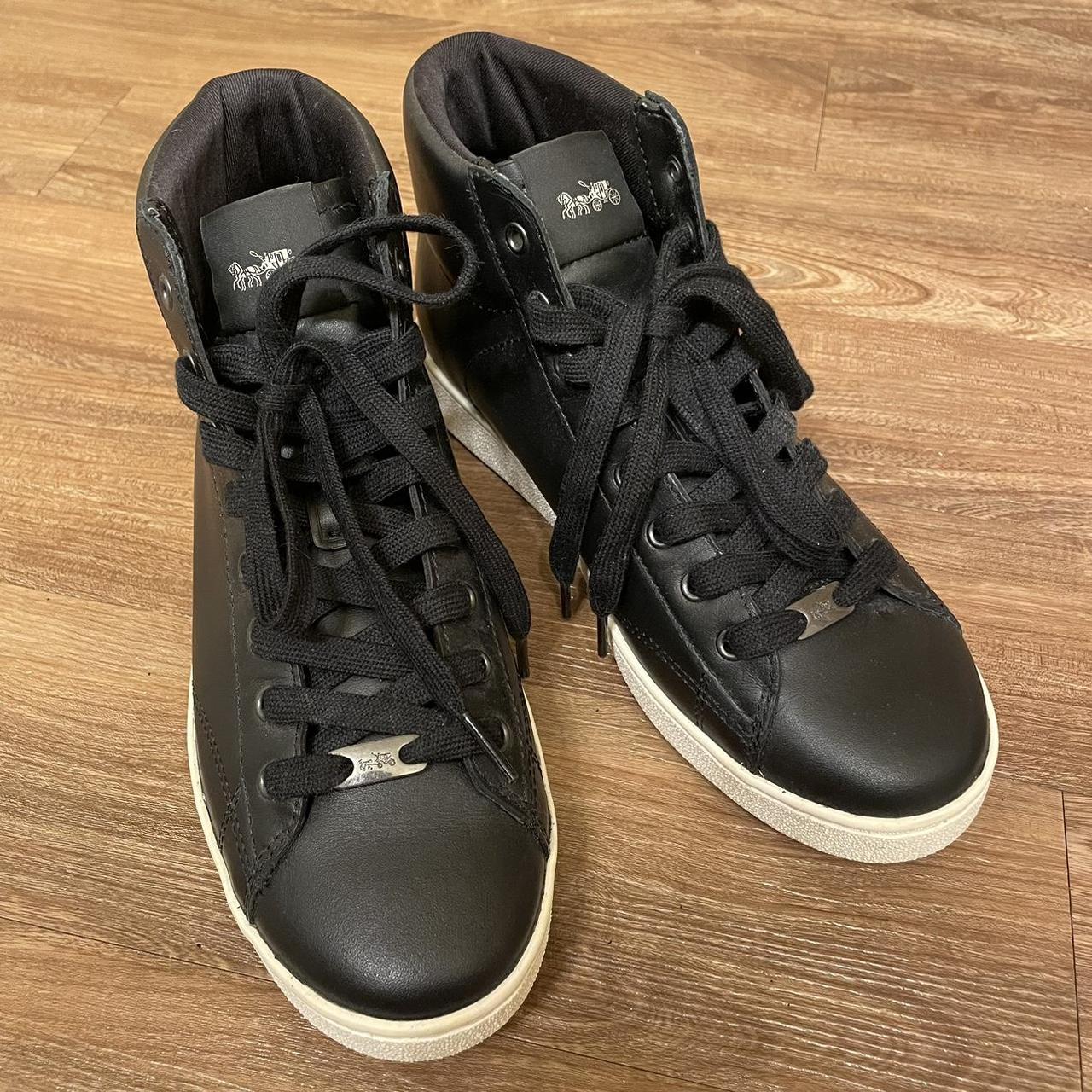 Coach Women's Black and White Trainers | Depop