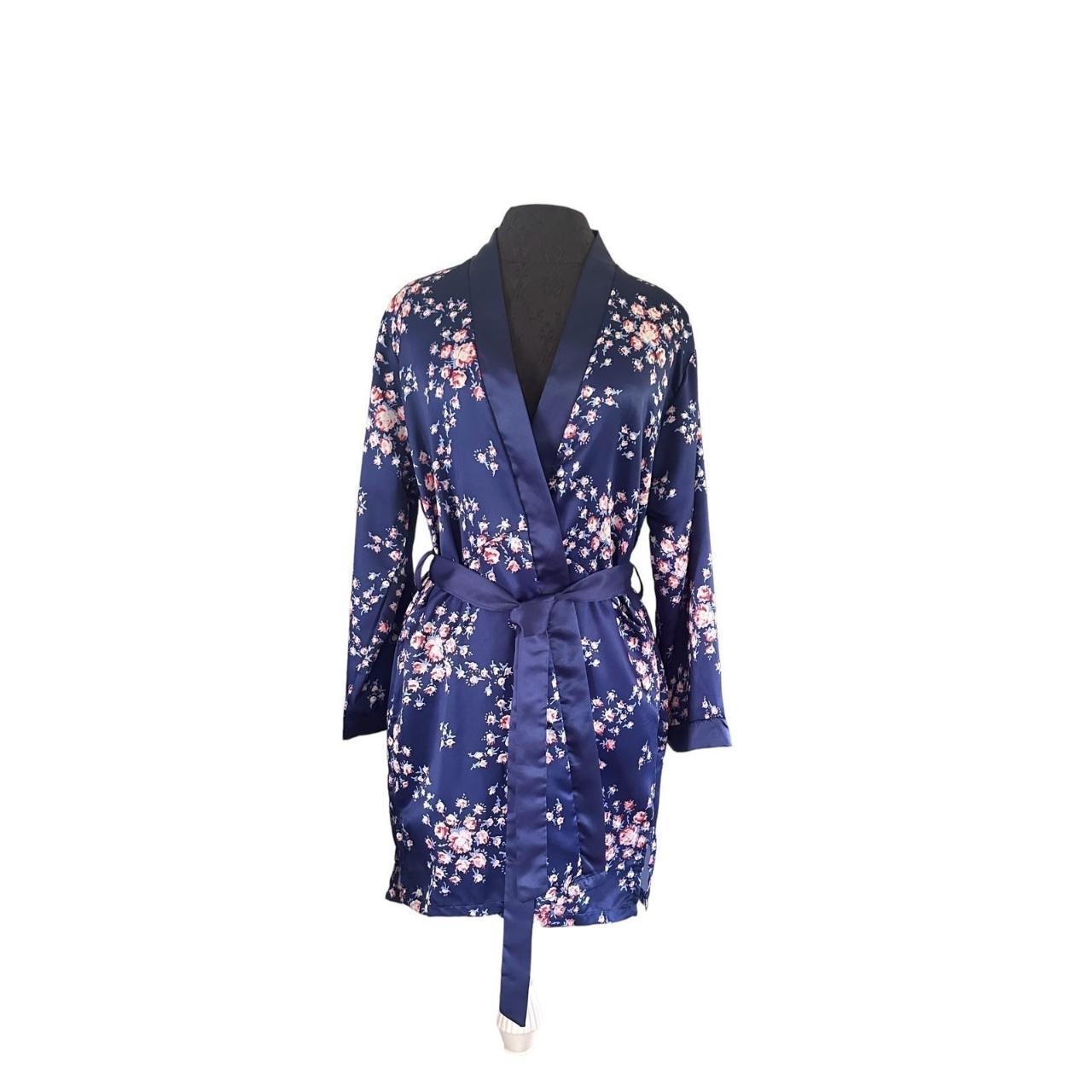 Morgan Lane Robe FabFitFun Navy Floral with Sash NWT... - Depop