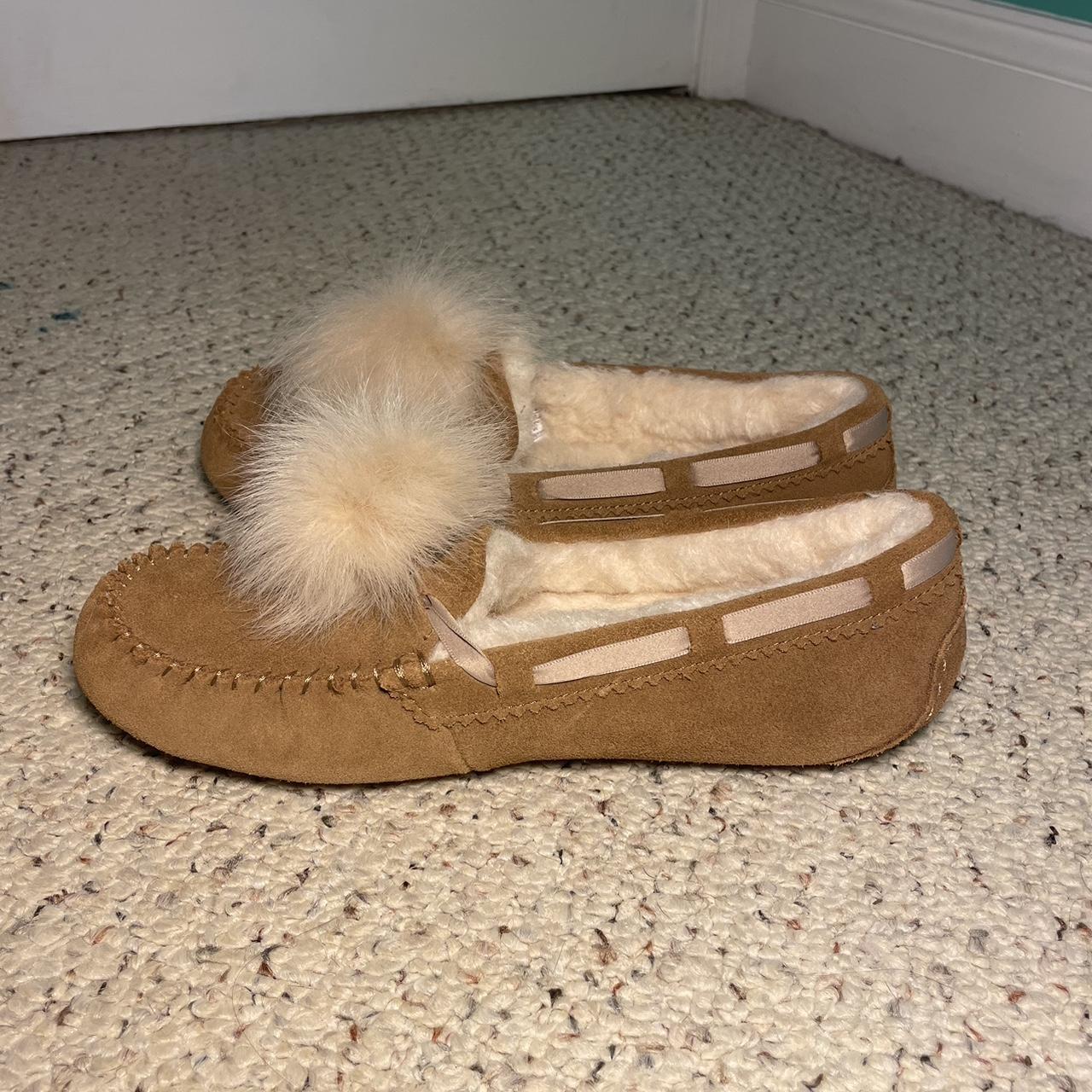 Ugg dakota pom pom clearance slippers uk