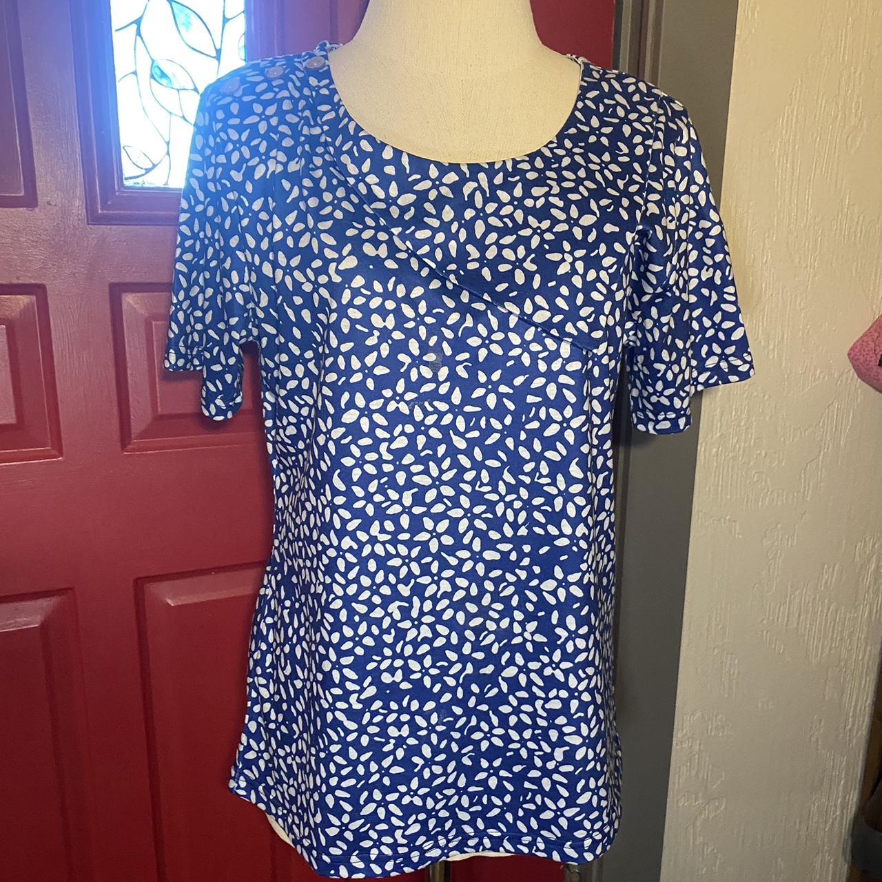 Blu and white womans loosefit blouse size medium - Depop