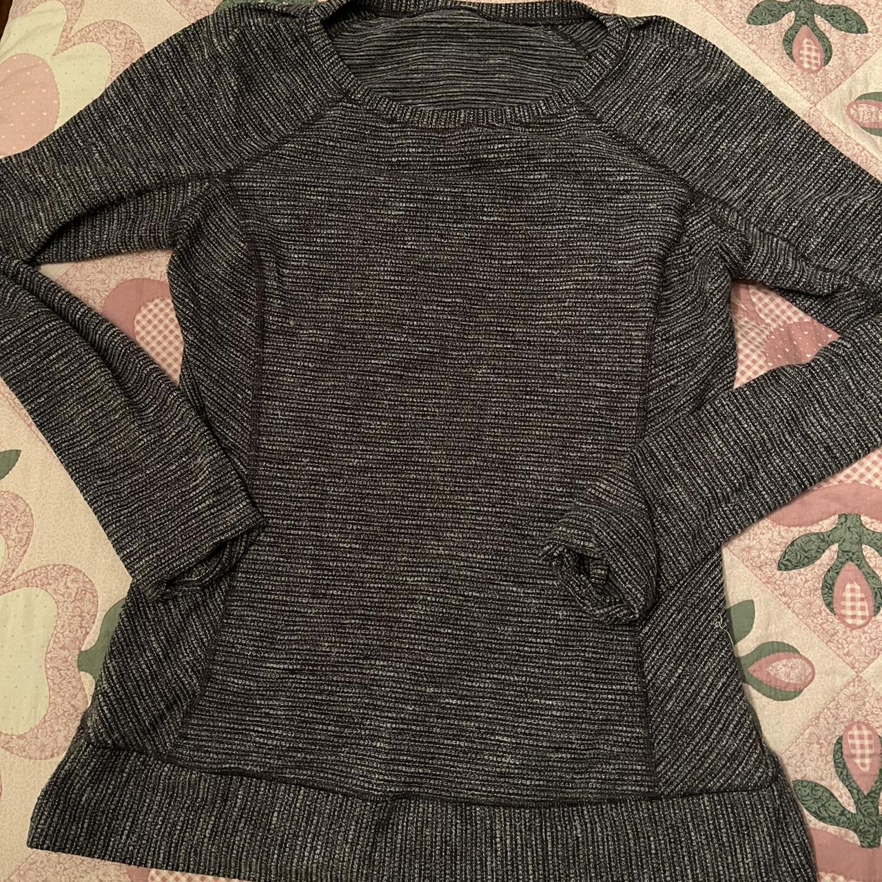 Lululemon Women's Grey Sweatshirt