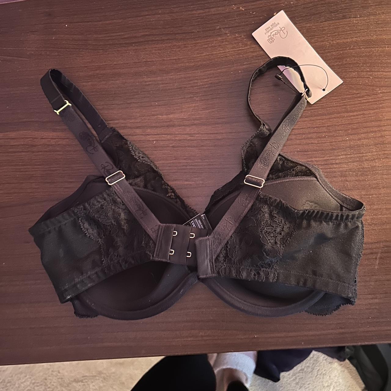New with tags!!! Marks & Spencer lace bra Size 32D.... Depop