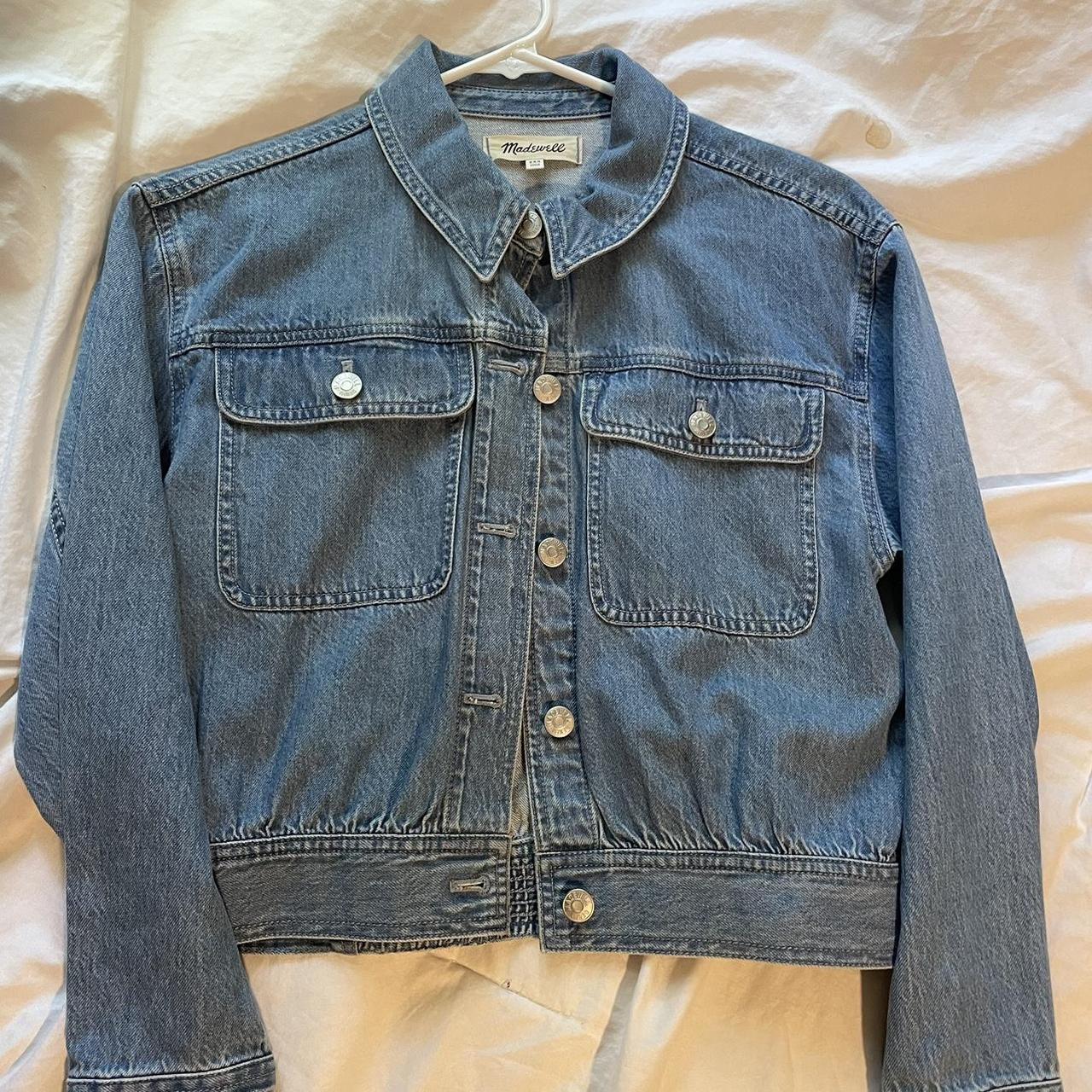 item listed by gabinunesftv