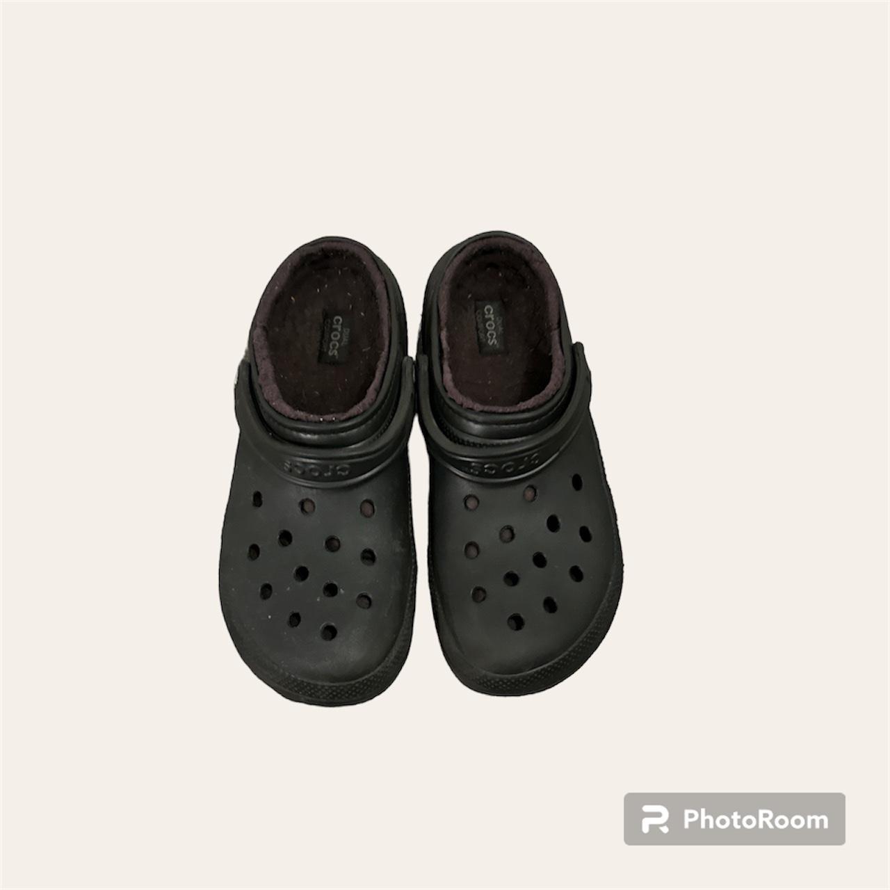 mens black fuzzy crocs