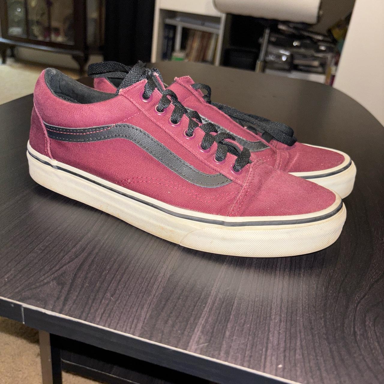 Vans deals black burgundy