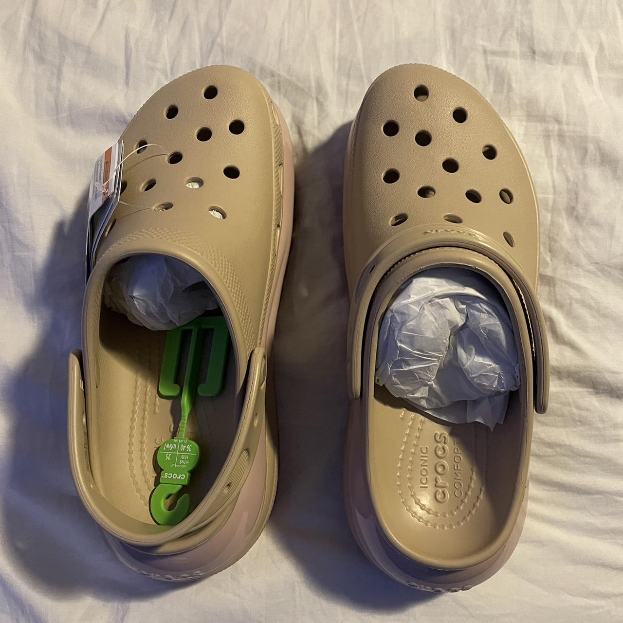 Crocs women 2024 size 9