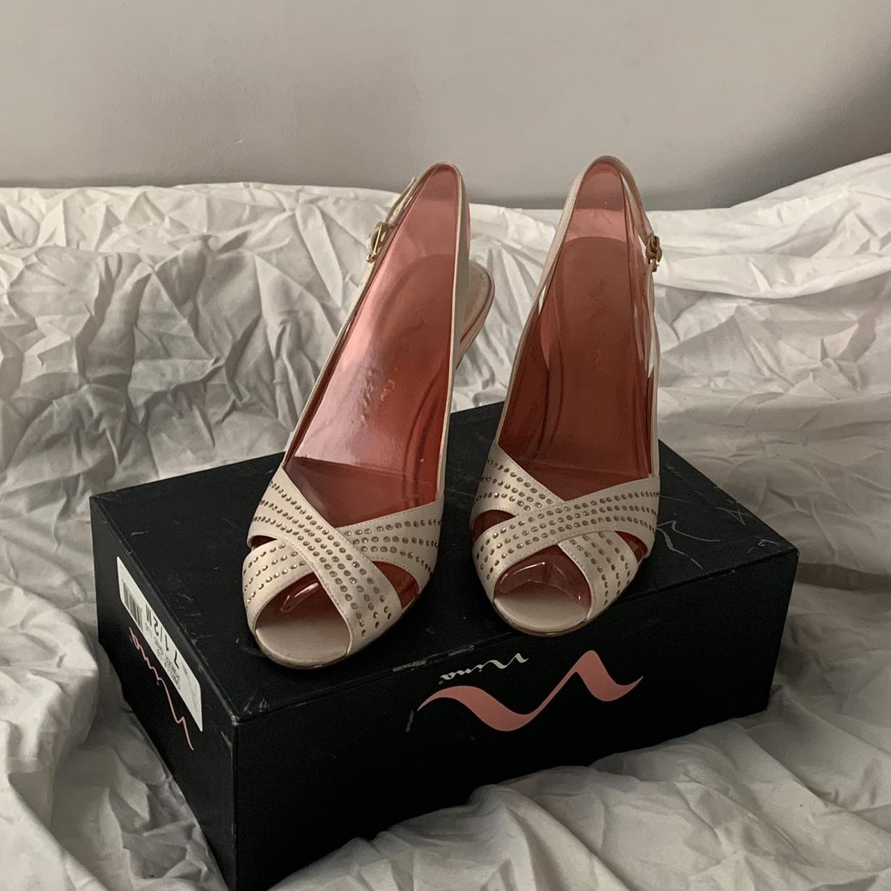 VINTAGE Nina Camille Powder Sand Heels Glimmer... Depop