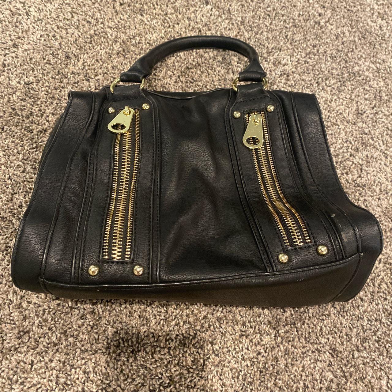 Black and gold purse with pretty strap - Depop