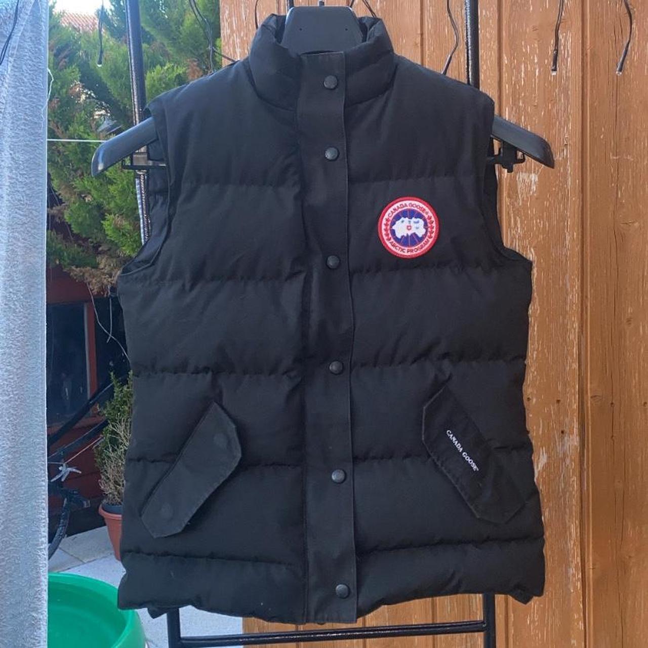 Woman’s Canada goose body warmer, really good... - Depop