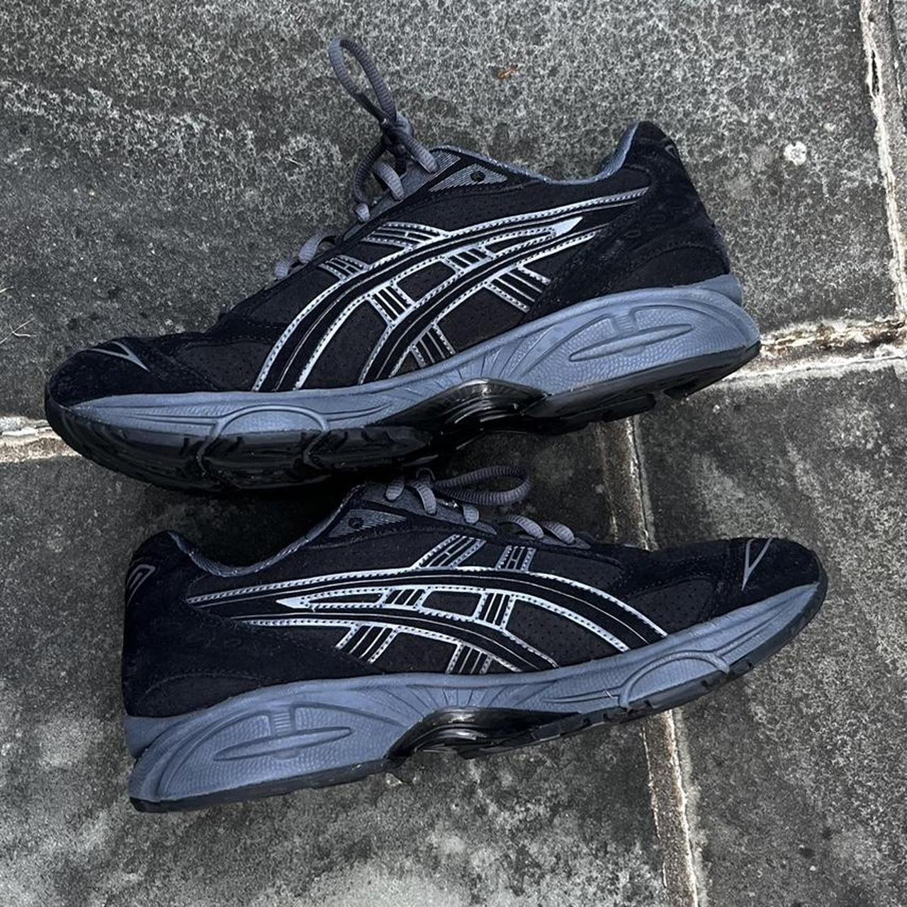 dsw asics kayano