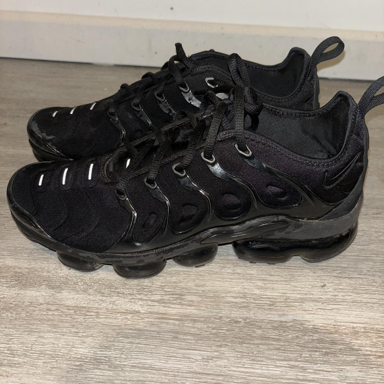 triple black vapormax women
