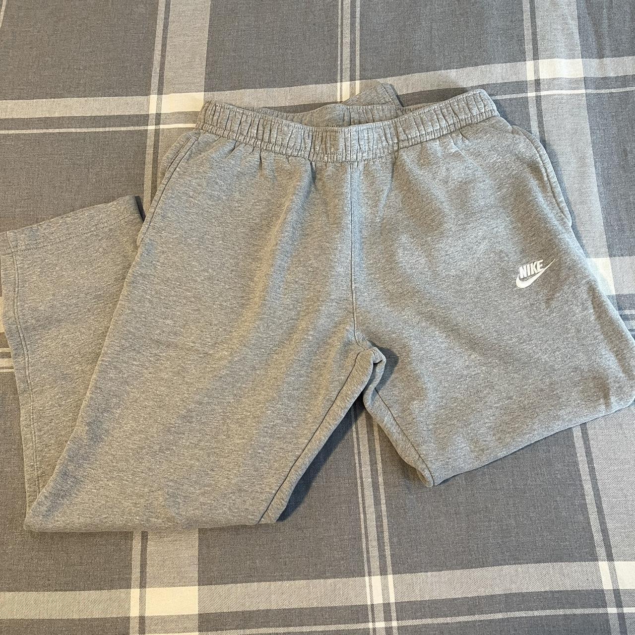 mens nike sweatpants large