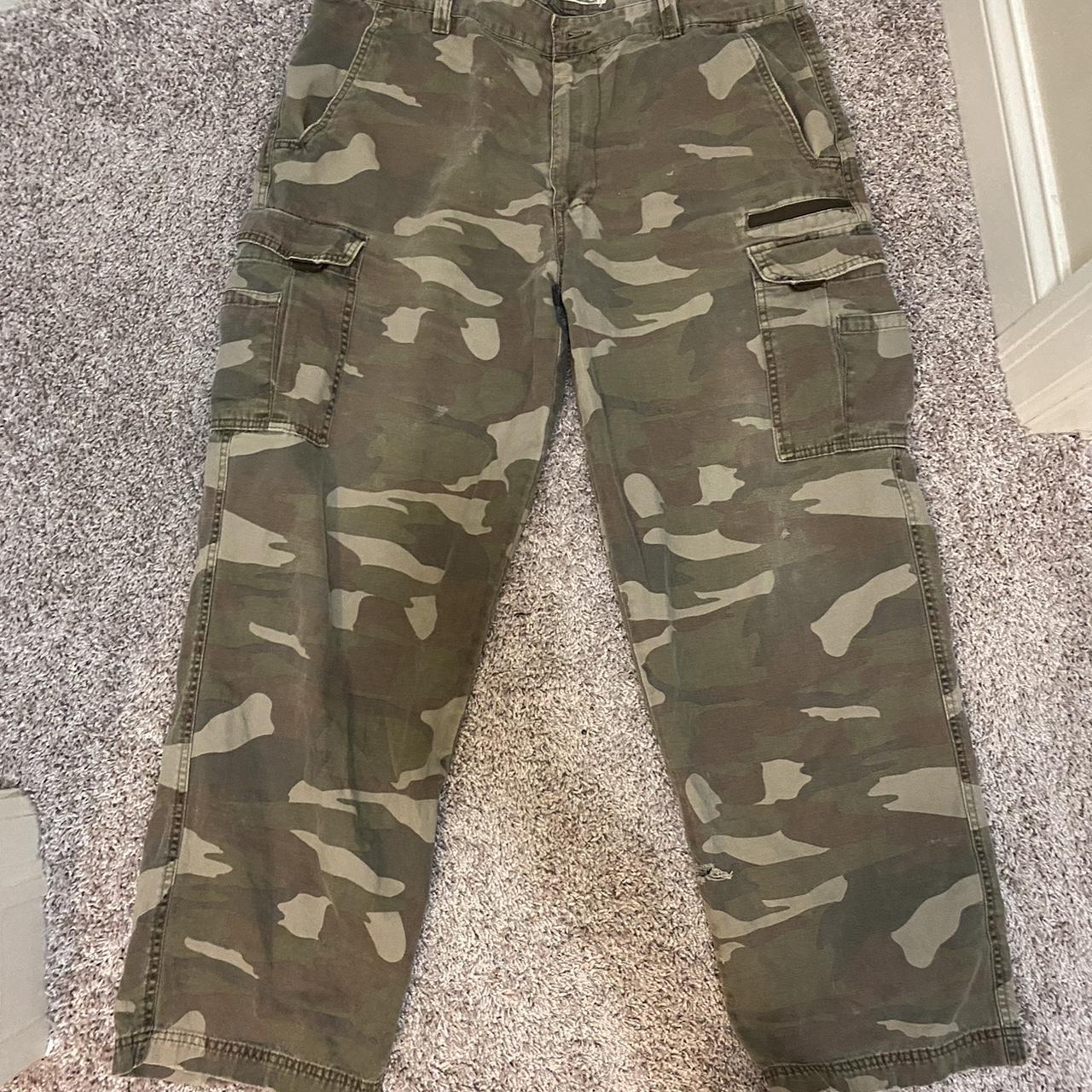 Baggy Camo Jeans 38x32 - Depop