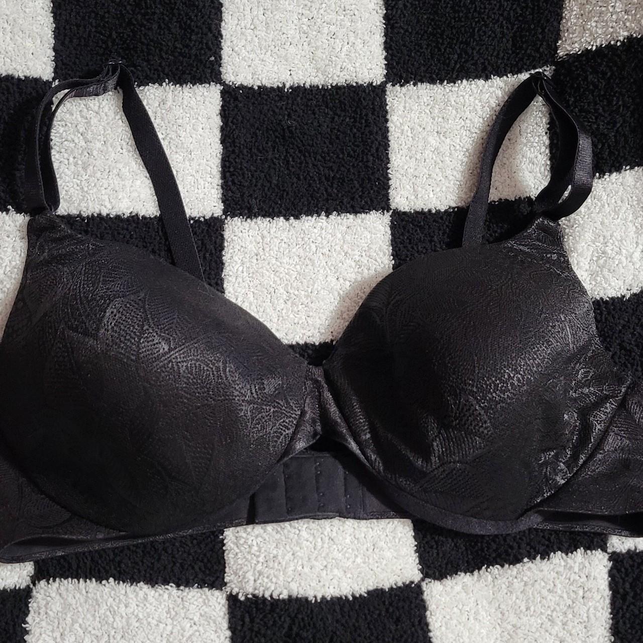 Fall Sweet bra size 40C~40 C ~black and White - Depop