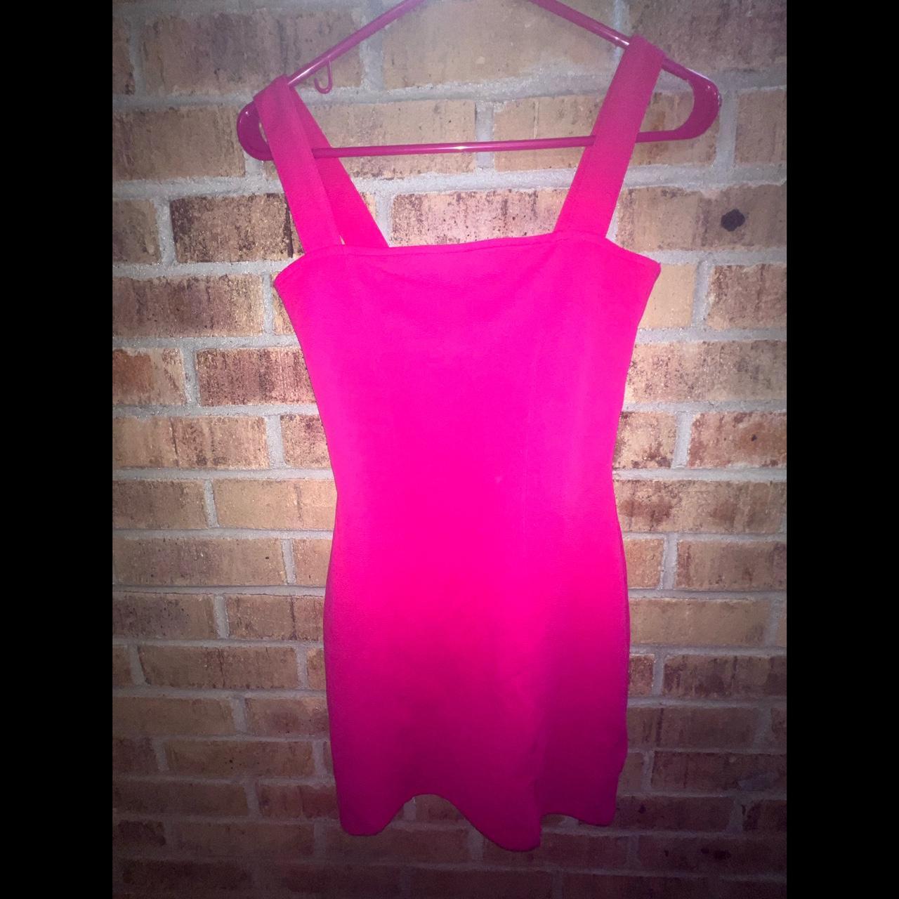 Hot pink H&M dress! 🧚‍♀️ Depop