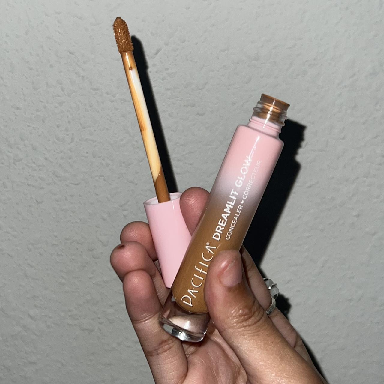 Pacifica Dreamlit Glow Concealer shade 07 never - Depop