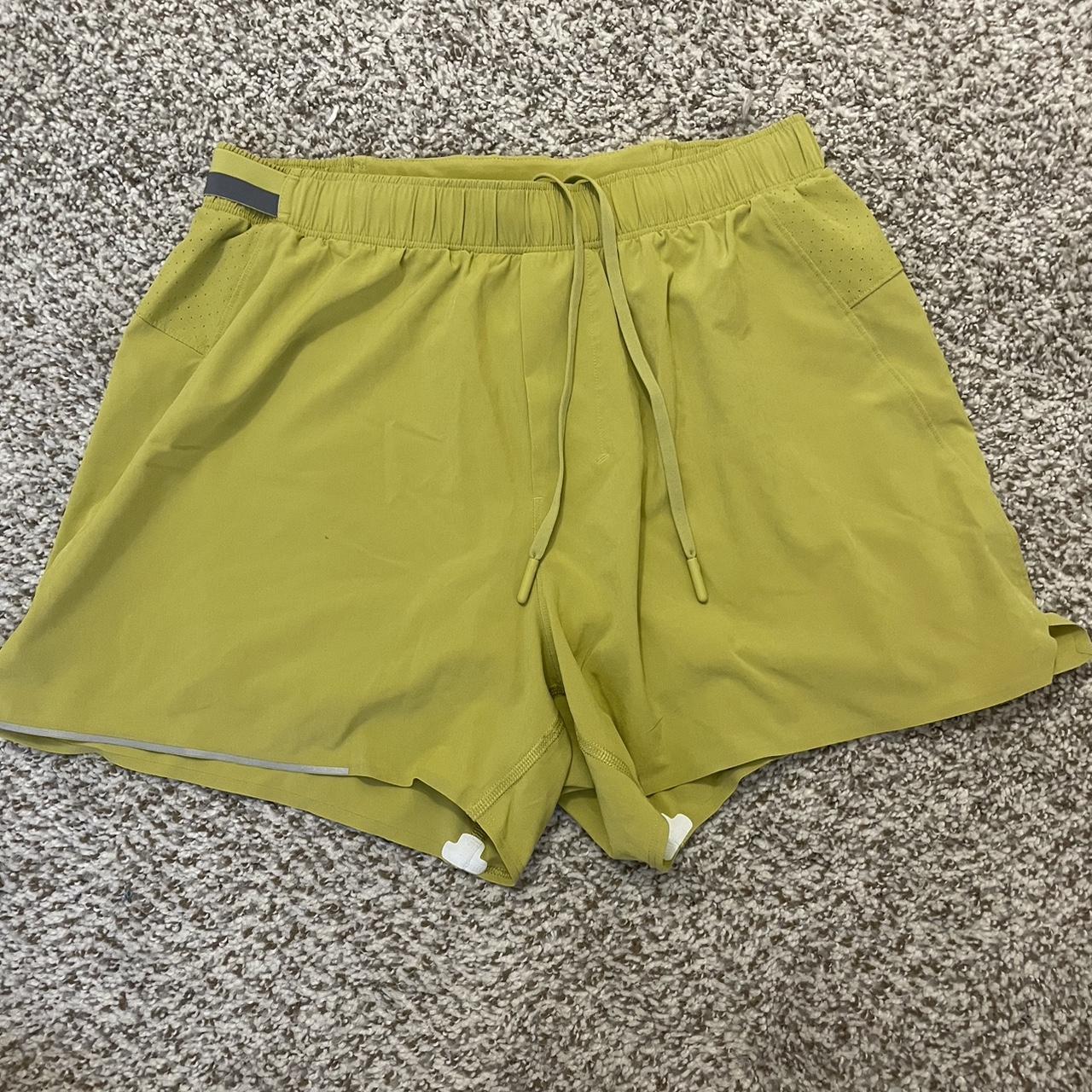 Lululemon Men's Yellow and Green Shorts