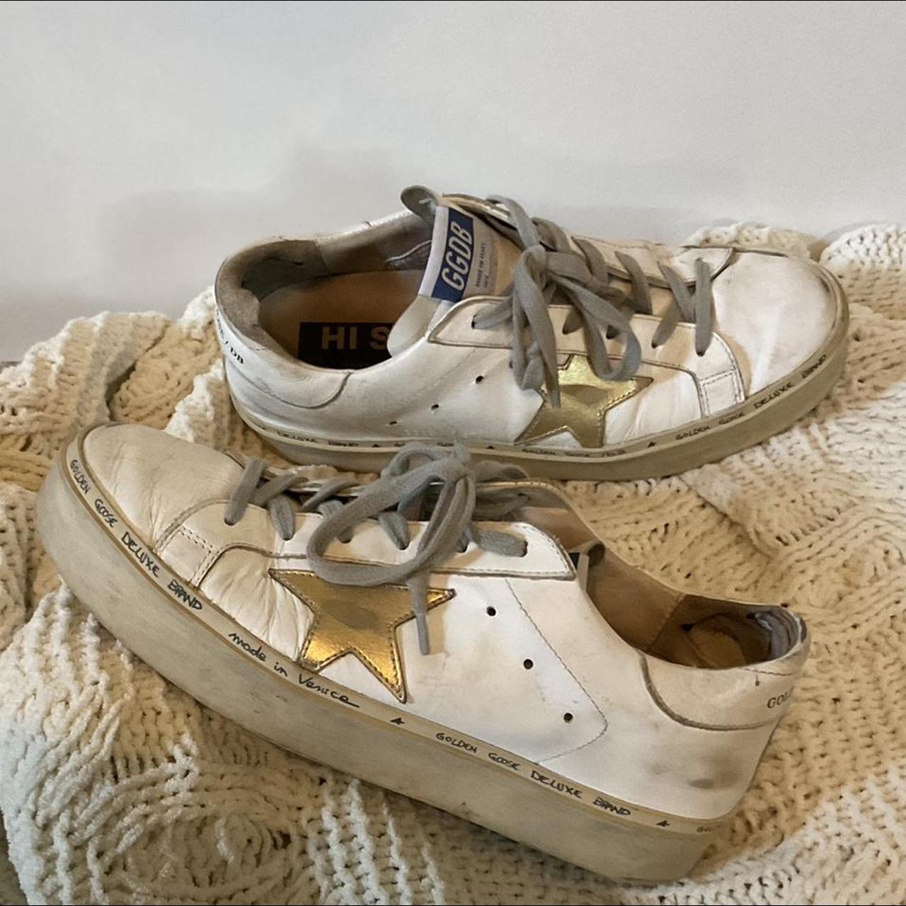 Golden Goose Women's White and Gold Trainers (7)