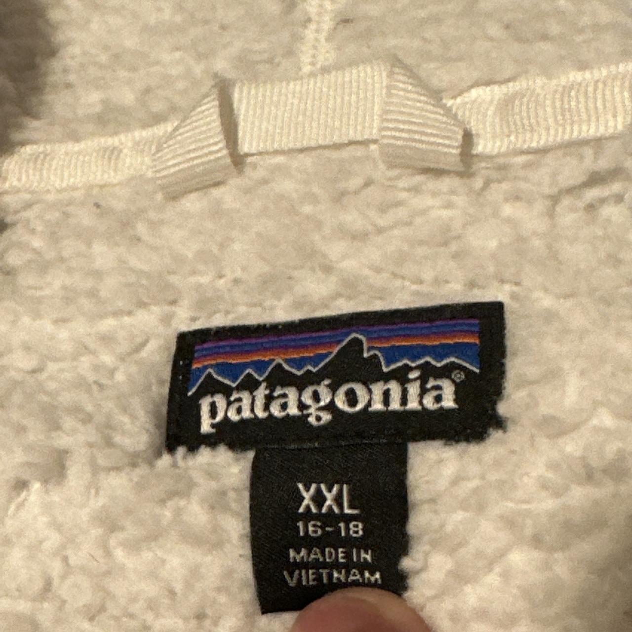 Girls Patagonia Fleece zip up hoodie Jacket size 2XL... - Depop