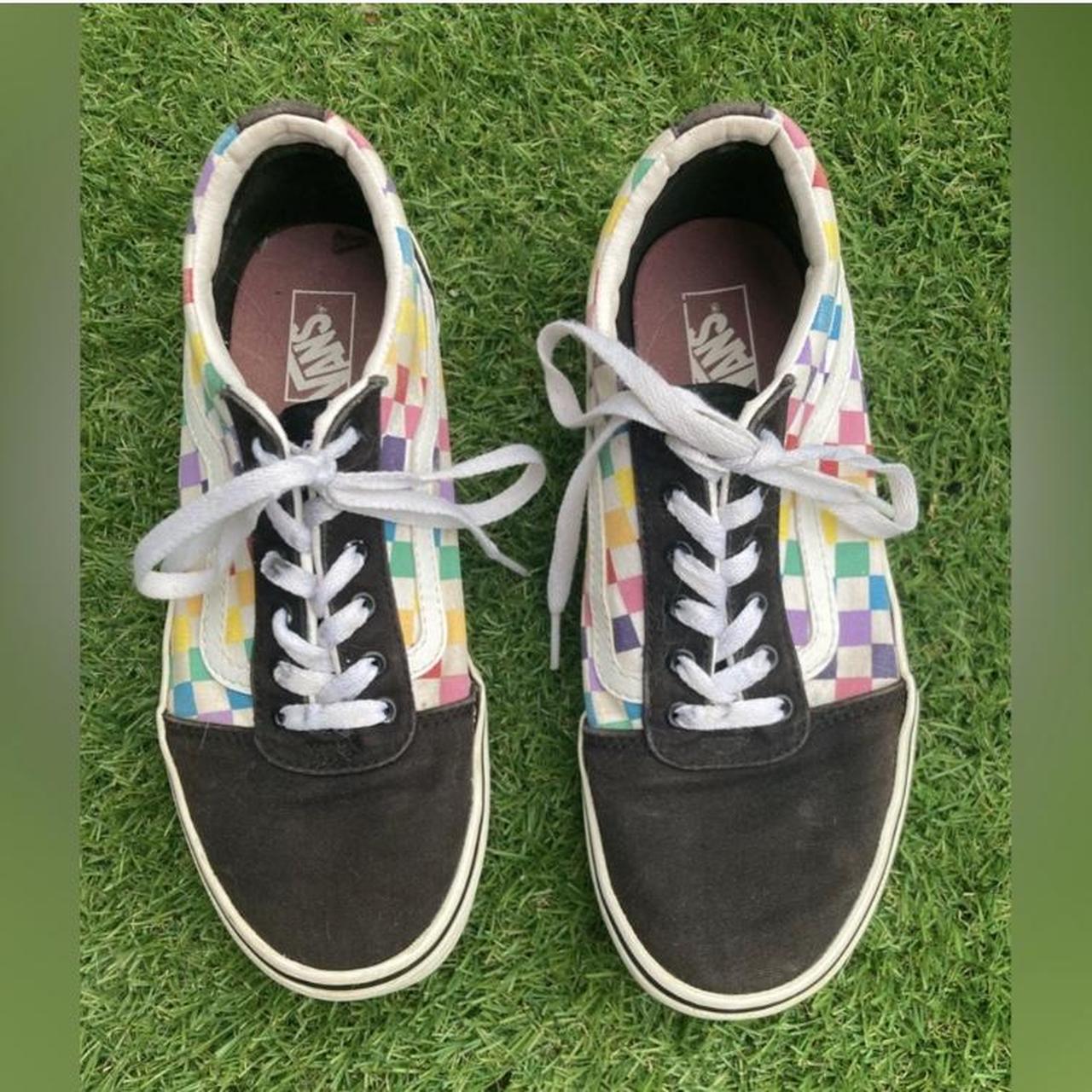 Checkerboard vans cheap rainbow womens