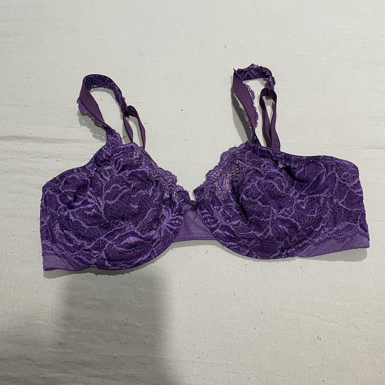 Here is a vintage Bali bra.Tag reads 36 C.Hand dyed - Depop