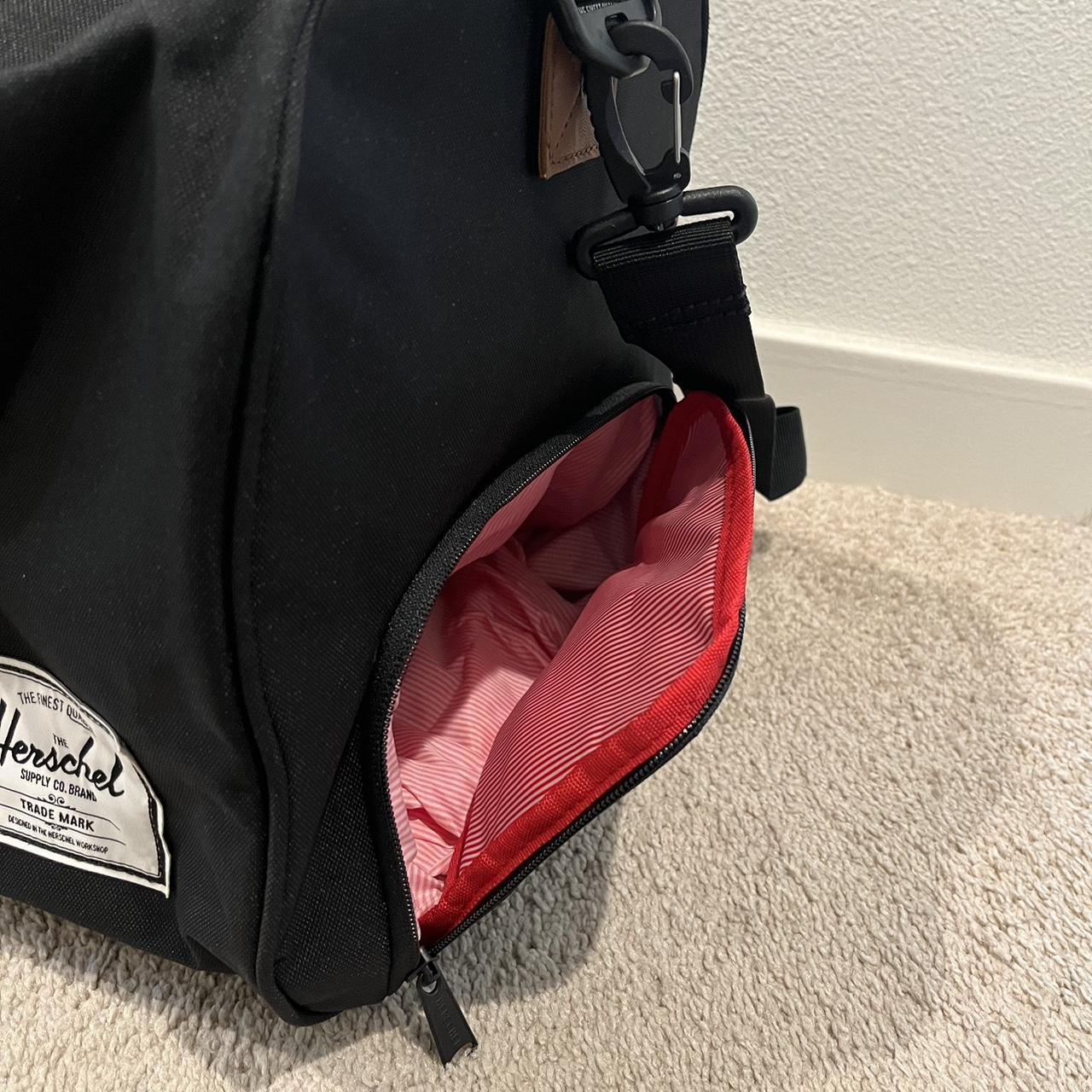 Herschel Men's Black and Brown Bag (4)