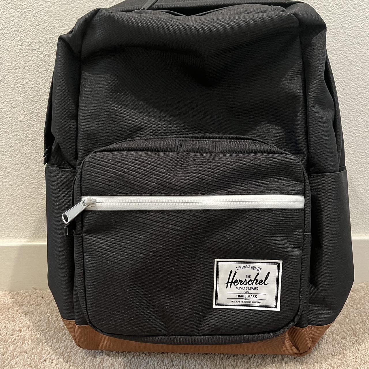 Herschel pop quiz bag brand new never used Depop