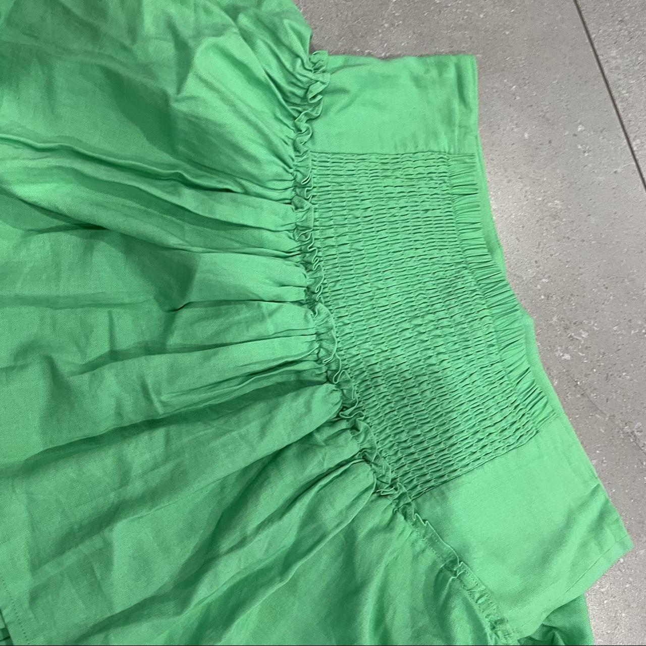 Decjuba green midi tiered ruffle skirt Elastic... - Depop