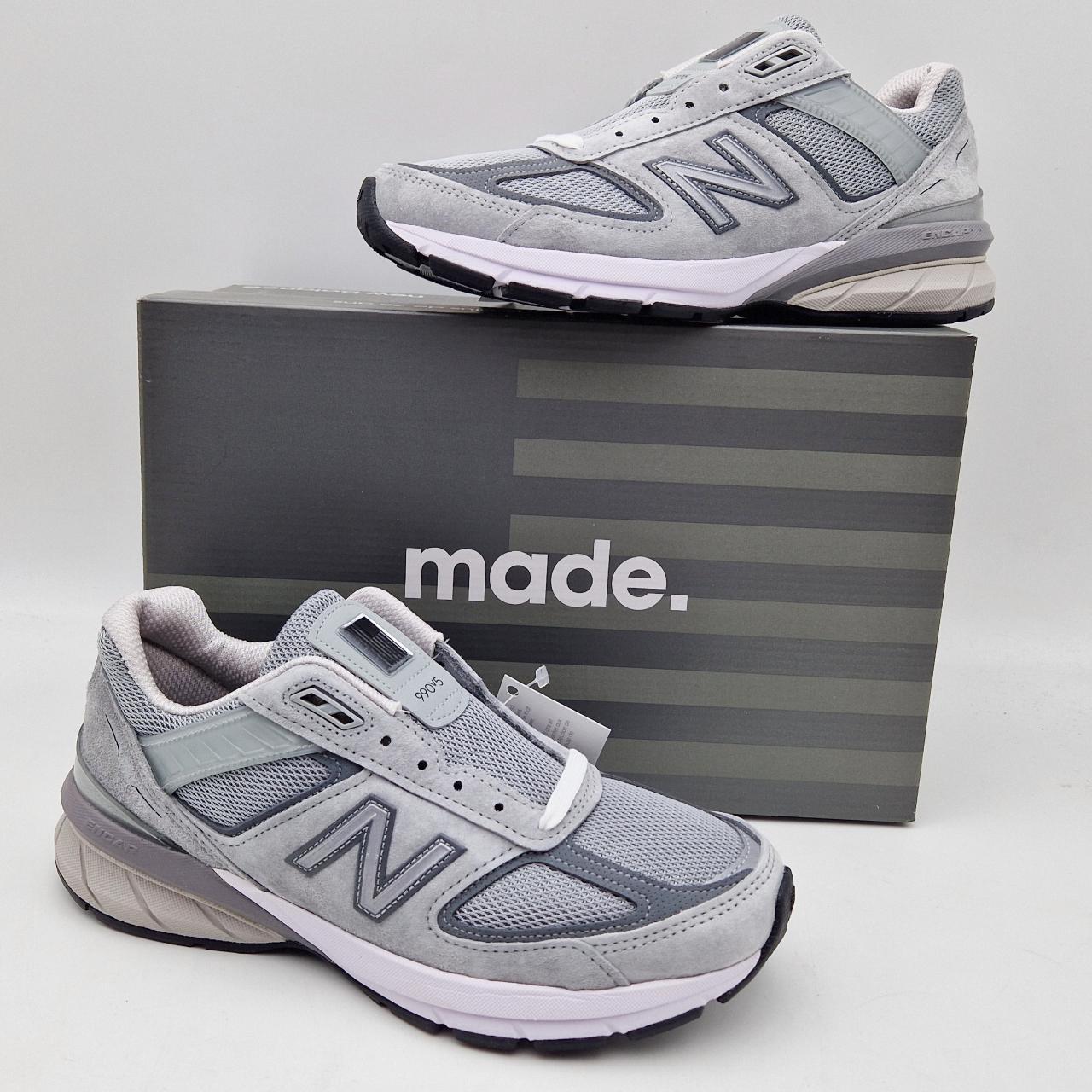 New Balance Men's Grey and Black Trainers | Depop