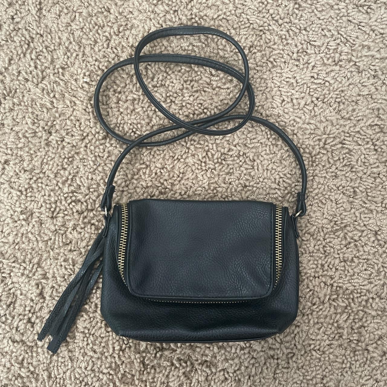 small black purse from h m zipper has fringe in good Depop