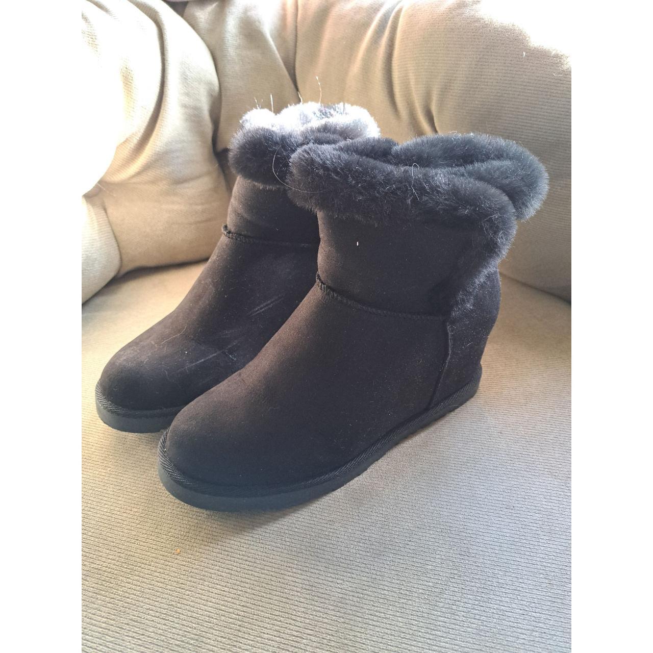 Juicy Couture Black deals Winter Faux Fur Boo