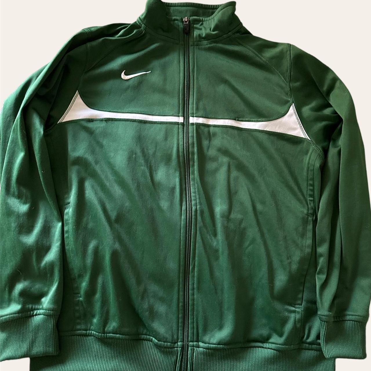 forest green nike zip up🌲 sizeL Depop
