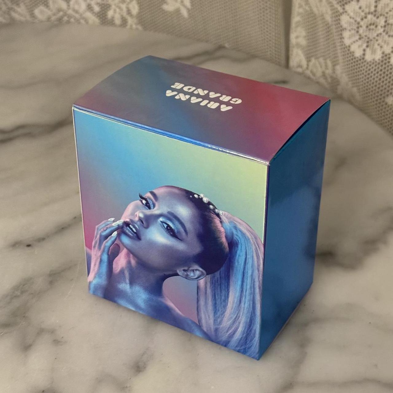 Ariana grande cloud online perfume box