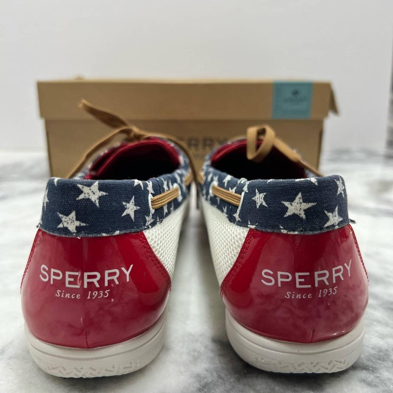 Sperry red hot sale white blue