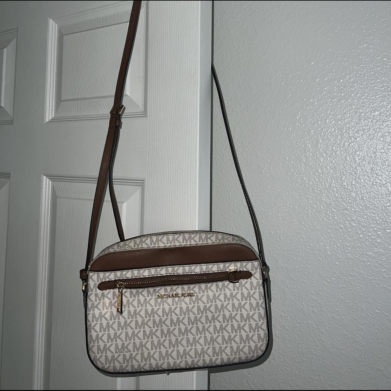 Michael kors 2025 crossbody used