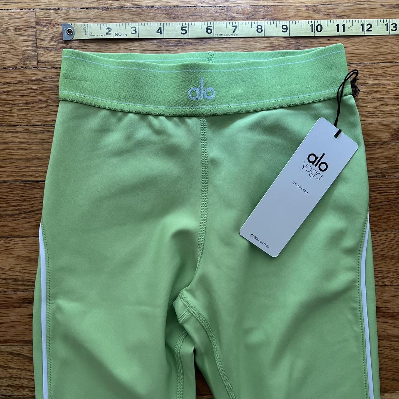 Alo Yoga Women's Green Leggings Depop