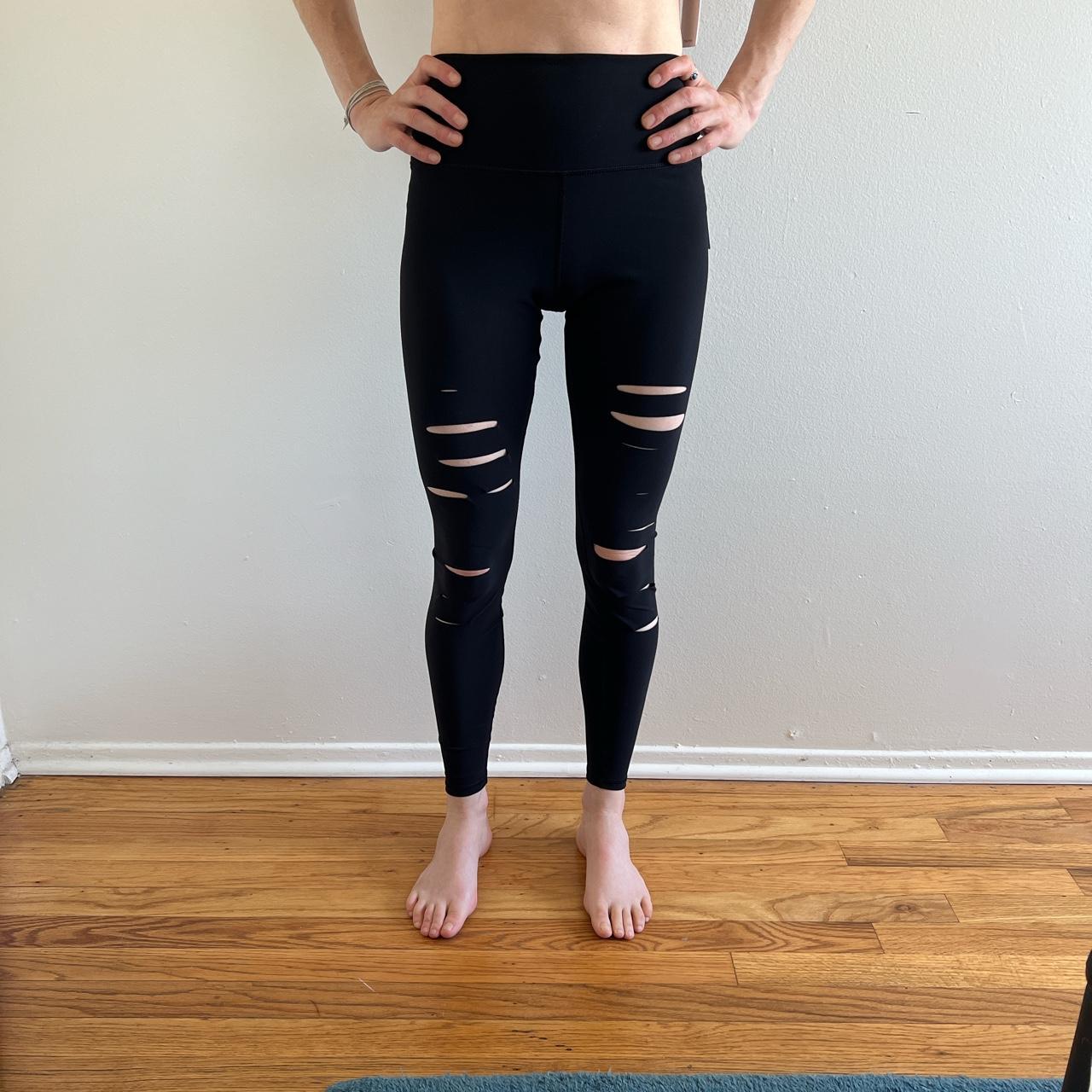 L039 Alo Yoga High waist leggings with front leg - Depop