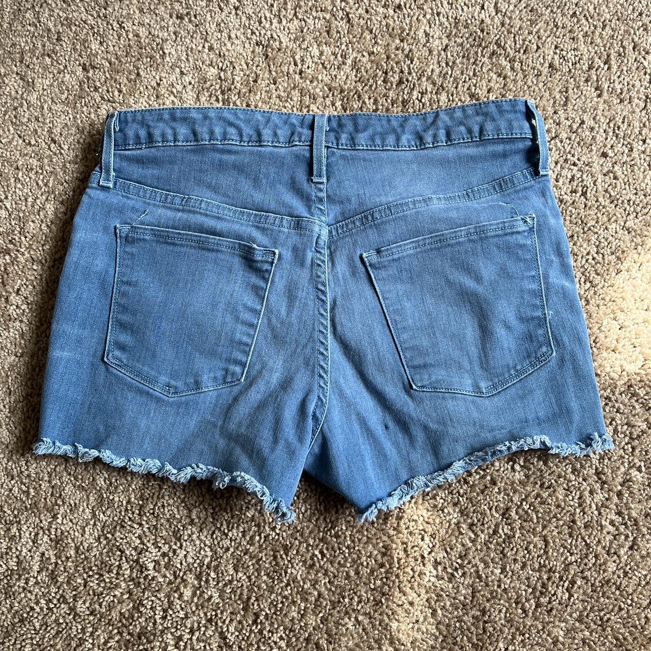 Mossimo high rise shorts Size 8, 29 waist - Depop