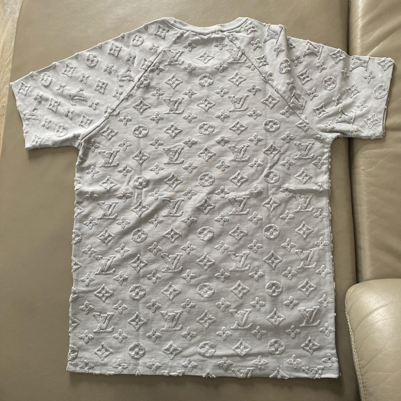 Louis Vuitton monogram T-Shirt in excellent... - Depop