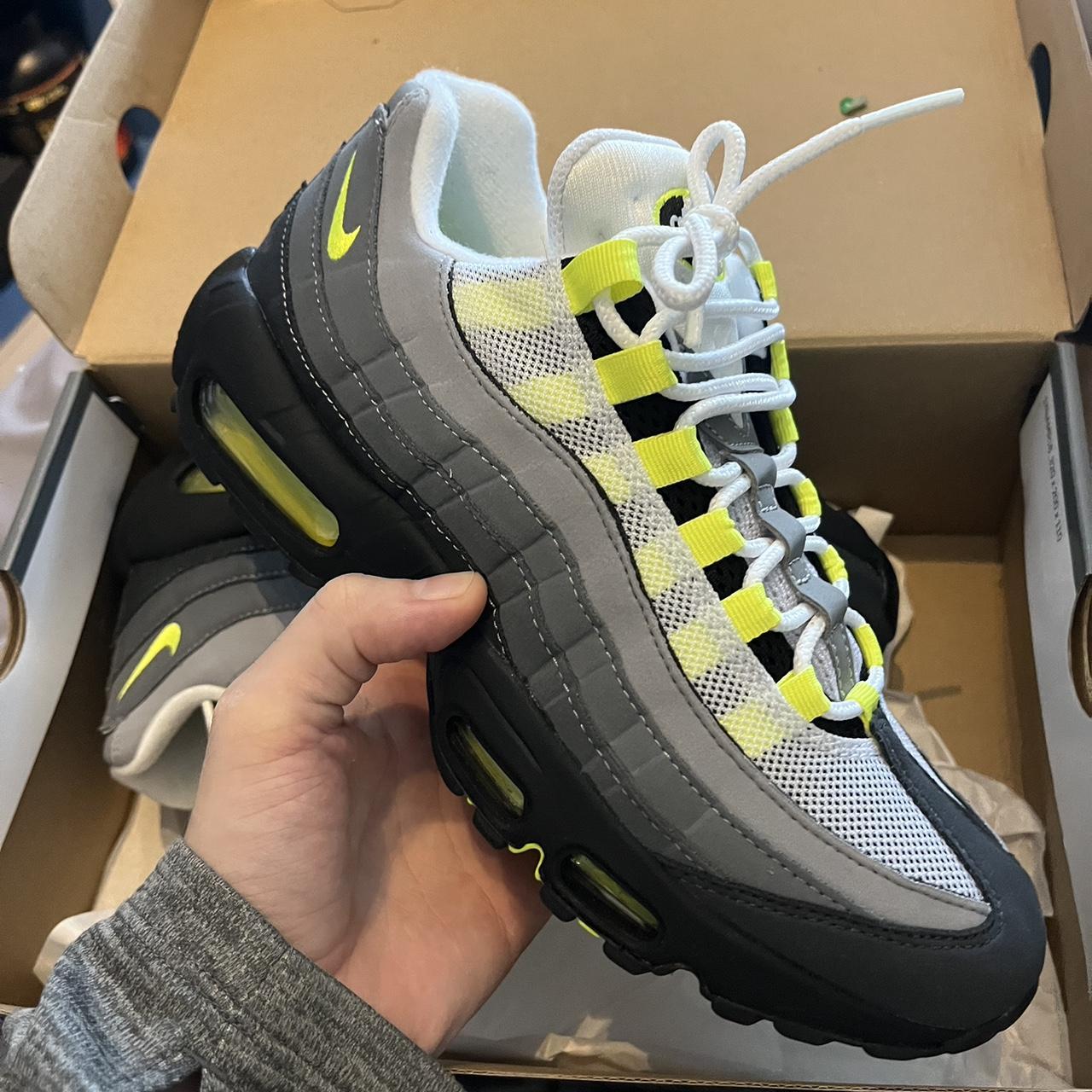 95 neons