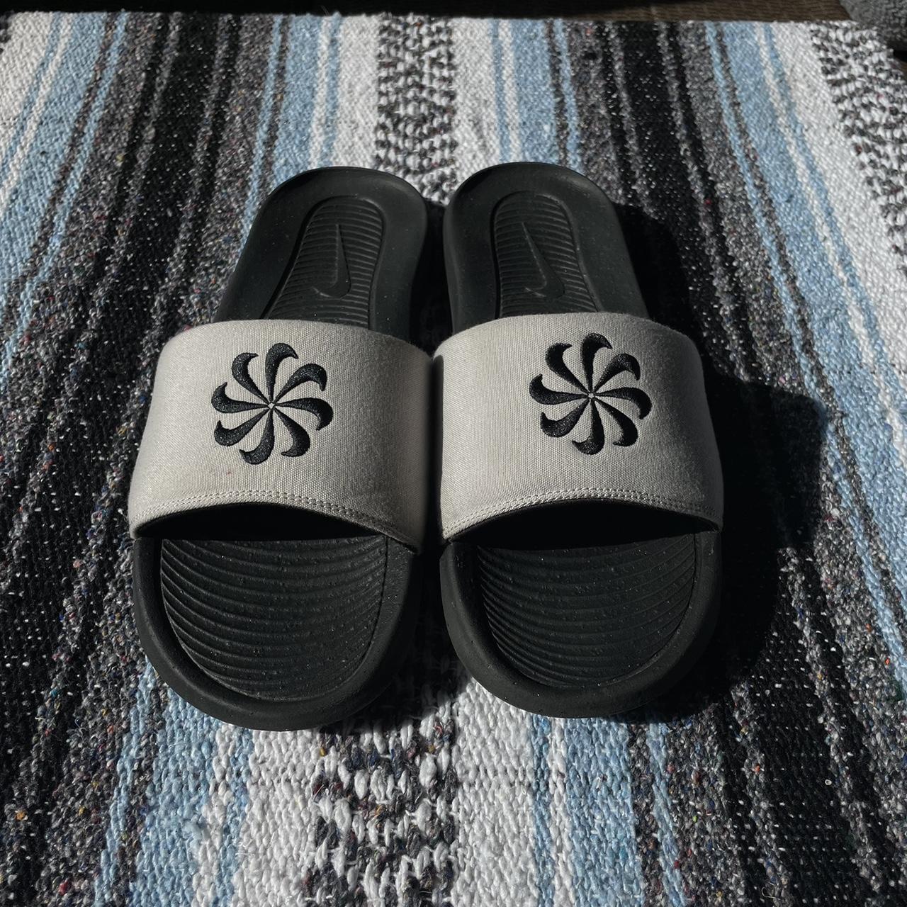 Chrome nike outlet slides